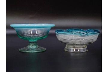 当時物　大正〜昭和初期　椀型　白色糸巻　輪花　優しい風合いを持つ青縁氷コップ2点セット(椀形、小鉢、吹きガラス、アイスクリームカップ、デザート、水色)(R-082765)