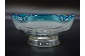 当時物　大正〜昭和初期　椀型　白色糸巻　輪花　優しい風合いを持つ青縁氷コップ2点セット(椀形、小鉢、吹きガラス、アイスクリームカップ、デザート、水色)(R-082765)