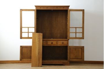 中古　美品　インテリアえぞ(EZO)　蝦夷(エゾ)民芸　民芸家具　楢(ナラ)材　ぬくもり溢れる美しい杢目のキャビネット(本箱、ブックケース、書棚、本棚、食器棚、カップボード、飾り棚、戸棚、収納棚)(R-082767)