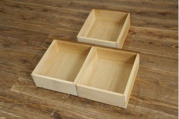 中古　美品　インテリアえぞ(EZO)　蝦夷(エゾ)民芸　民芸家具　楢(ナラ)材　ぬくもり溢れる美しい杢目のキャビネット(本箱、ブックケース、書棚、本棚、食器棚、カップボード、飾り棚、戸棚、収納棚)(R-082767)