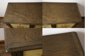 和製ビンテージ　美品　神戸洋家具　伊藤家具　楢(ナラ)材　扉と引き出しに美しい刺繍が施されたサイドボード(チェスト、着物箪笥、引き出し、洋服タンス、衣装箪笥、ヴィンテージ)(R-082769)