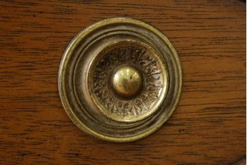 中古　DREXEL HERITAGE(ドレクセルヘリテイジ)　Triune(トライユン)　マホガニー材　上品な佇まいが魅力のサイドボード(サイドチェスト、引き出し、収納棚、米国)(R-082770)