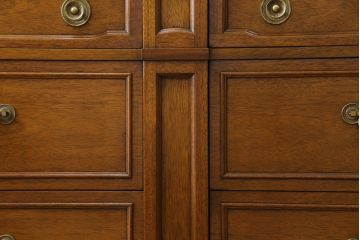 中古　DREXEL HERITAGE(ドレクセルヘリテイジ)　Triune(トライユン)　マホガニー材　上品な佇まいが魅力のサイドボード(サイドチェスト、引き出し、収納棚、米国)(R-082770)