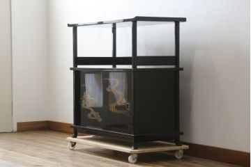 和製ビンテージ　輪島塗り　花筏蒔絵入りの美しい飾り棚(茶棚、収納棚、戸棚、サイドボード、ヴィンテージ)(定価推定約150万円)(R-082772)