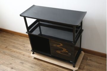 和製ビンテージ　輪島塗り　花筏蒔絵入りの美しい飾り棚(茶棚、収納棚、戸棚、サイドボード、ヴィンテージ)(定価推定約150万円)(R-082772)