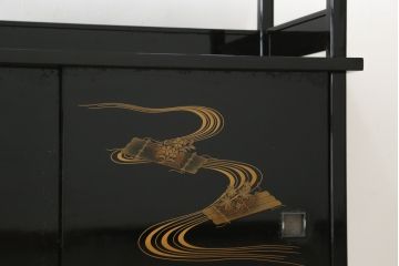和製ビンテージ　輪島塗り　花筏蒔絵入りの美しい飾り棚(茶棚、収納棚、戸棚、サイドボード、ヴィンテージ)(定価推定約150万円)(R-082772)