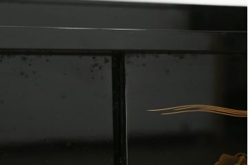 和製ビンテージ　輪島塗り　花筏蒔絵入りの美しい飾り棚(茶棚、収納棚、戸棚、サイドボード、ヴィンテージ)(定価推定約150万円)(R-082772)