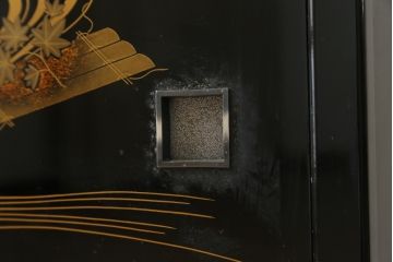 和製ビンテージ　輪島塗り　花筏蒔絵入りの美しい飾り棚(茶棚、収納棚、戸棚、サイドボード、ヴィンテージ)(定価推定約150万円)(R-082772)