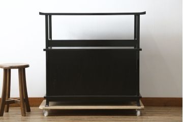 和製ビンテージ　輪島塗り　花筏蒔絵入りの美しい飾り棚(茶棚、収納棚、戸棚、サイドボード、ヴィンテージ)(定価推定約150万円)(R-082772)