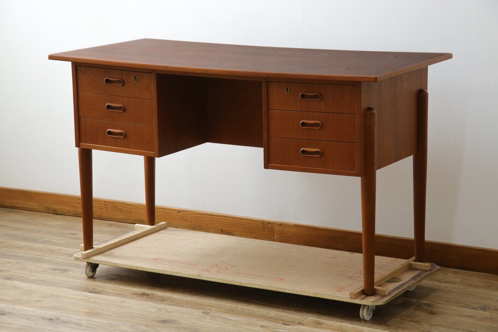 デンマークビンテージ　チーク材　すっきりとしたデザインが素敵な両面使いのパートナーデスク　(R-082773)