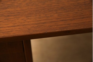 デンマークビンテージ　チーク材　すっきりとしたデザインが素敵な両面使いのパートナーデスク　(R-082773)