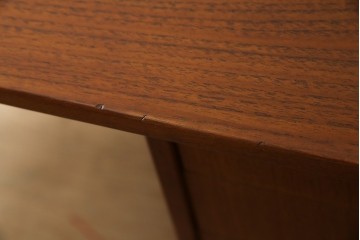 デンマークビンテージ　チーク材　すっきりとしたデザインが素敵な両面使いのパートナーデスク　(R-082773)