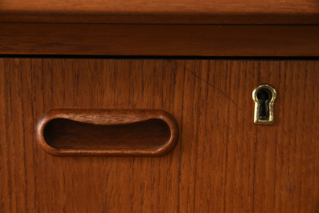 デンマークビンテージ　チーク材　すっきりとしたデザインが素敵な両面使いのパートナーデスク　(R-082773)