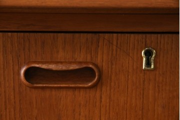 デンマークビンテージ　チーク材　すっきりとしたデザインが素敵な両面使いのパートナーデスク　(R-082773)