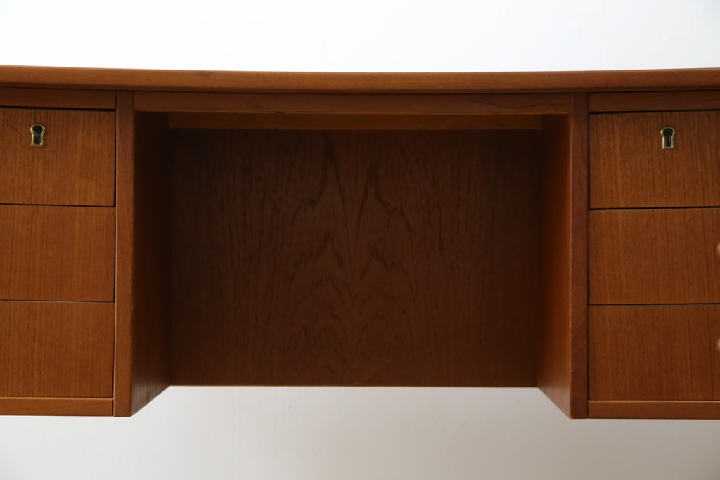 デンマークビンテージ　チーク材　すっきりとしたデザインが素敵な両面使いのパートナーデスク　(R-082773)