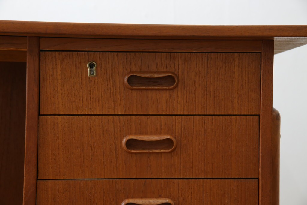 デンマークビンテージ　チーク材　すっきりとしたデザインが素敵な両面使いのパートナーデスク　(R-082773)