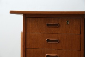 デンマークビンテージ　チーク材　すっきりとしたデザインが素敵な両面使いのパートナーデスク　(R-082773)