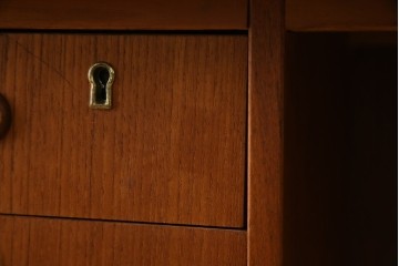 デンマークビンテージ　チーク材　すっきりとしたデザインが素敵な両面使いのパートナーデスク　(R-082773)