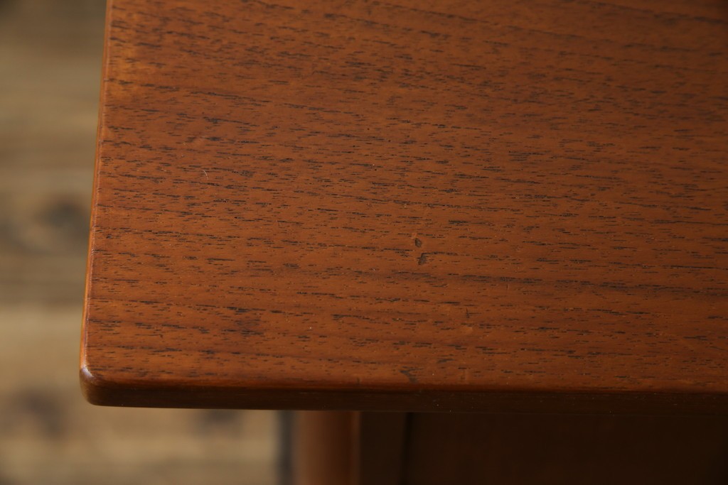 デンマークビンテージ　チーク材　すっきりとしたデザインが素敵な両面使いのパートナーデスク　(R-082773)