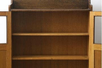 イギリスアンティーク　オーク材　彫刻入りのシンプルなブックケース(本棚、本箱、書棚、戸棚、収納棚、英国)(R-082774)