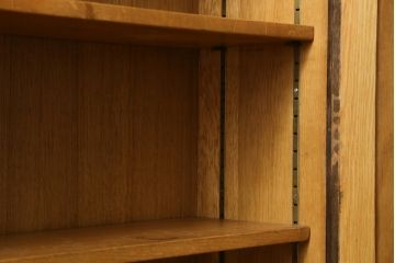 イギリスアンティーク　オーク材　彫刻入りのシンプルなブックケース(本棚、本箱、書棚、戸棚、収納棚、英国)(R-082774)