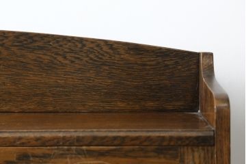 イギリスアンティーク　オーク材　彫刻入りのシンプルなブックケース(本棚、本箱、書棚、戸棚、収納棚、英国)(R-082774)