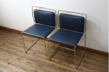中古　Cassina Simon(カッシーナ シモン)　TULU(ツル)　高濱 和秀(Kazuhide Takahama)　ゴールドフレーム　本革(レザー)　すっきりと洗練されたデザインのスタッキングチェア2脚セット(ダイニングチェア、会議用チェア、オフィスチェア、椅子、イス、バラ売り可能)(定価2脚で約68万円)(R-082775)