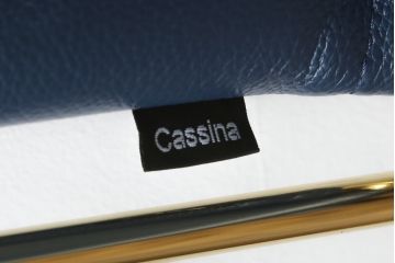 中古　Cassina Simon(カッシーナ シモン)　TULU(ツル)　高濱 和秀(Kazuhide Takahama)　ゴールドフレーム　本革(レザー)　すっきりと洗練されたデザインのスタッキングチェア2脚セット(ダイニングチェア、会議用チェア、オフィスチェア、椅子、イス、バラ売り可能)(定価2脚で約68万円)(R-082775)