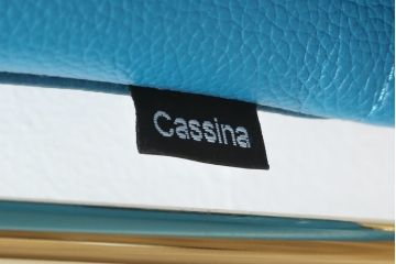 中古　Cassina Simon(カッシーナ シモン)　TULU(ツル)　高濱 和秀(Kazuhide Takahama)　ゴールドフレーム　本革(レザー)　すっきりと洗練されたデザインのスタッキングチェア2脚セット(ダイニングチェア、会議用チェア、オフィスチェア、椅子、イス、バラ売り可能)(定価2脚で約68万円)(R-082776)
