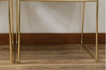 中古　Cassina Simon(カッシーナ シモン)　TULU(ツル)　高濱 和秀(Kazuhide Takahama)　ゴールドフレーム　本革(レザー)　すっきりと洗練されたデザインのスタッキングチェア2脚セット(ダイニングチェア、会議用チェア、オフィスチェア、椅子、イス、バラ売り可能)(定価2脚で約68万円)(R-082776)