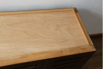 中古　美品　松本民芸家具　和モダンな雰囲気を醸し出す舞良型ローボード(サイドボード、テレビ台、テレビボード、リビングボード、収納棚、戸棚)(R-082778)