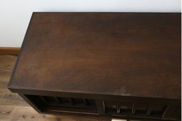 中古　美品　松本民芸家具　和モダンな雰囲気を醸し出す舞良型ローボード(サイドボード、テレビ台、テレビボード、リビングボード、収納棚、戸棚)(R-082779)