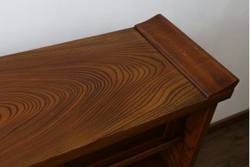 中古　最高級!!　指物工芸家具　総欅(ケヤキ)材　透かし彫りが素敵な漆塗りの茶棚(茶箪笥、収納棚、飾り棚、戸棚、サイドボード)(定価推定約200万円以上)(R-082780)