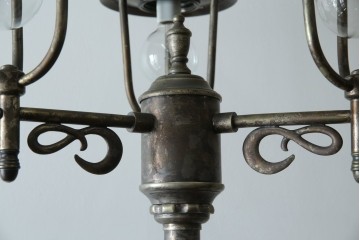 ビンテージ　高級品!!　真鍮(しんちゅう)製　ガス灯型の上品なデザインが素敵なフロアスタンドライト(ハイポールライト、照明、店舗什器、ヴィンテージ)(R-082781)