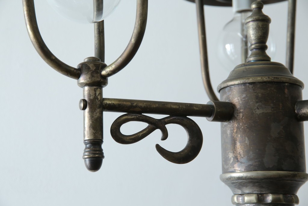 ビンテージ　高級品!!　真鍮(しんちゅう)製　ガス灯型の上品なデザインが素敵なフロアスタンドライト(ハイポールライト、照明、店舗什器、ヴィンテージ)(R-082781)