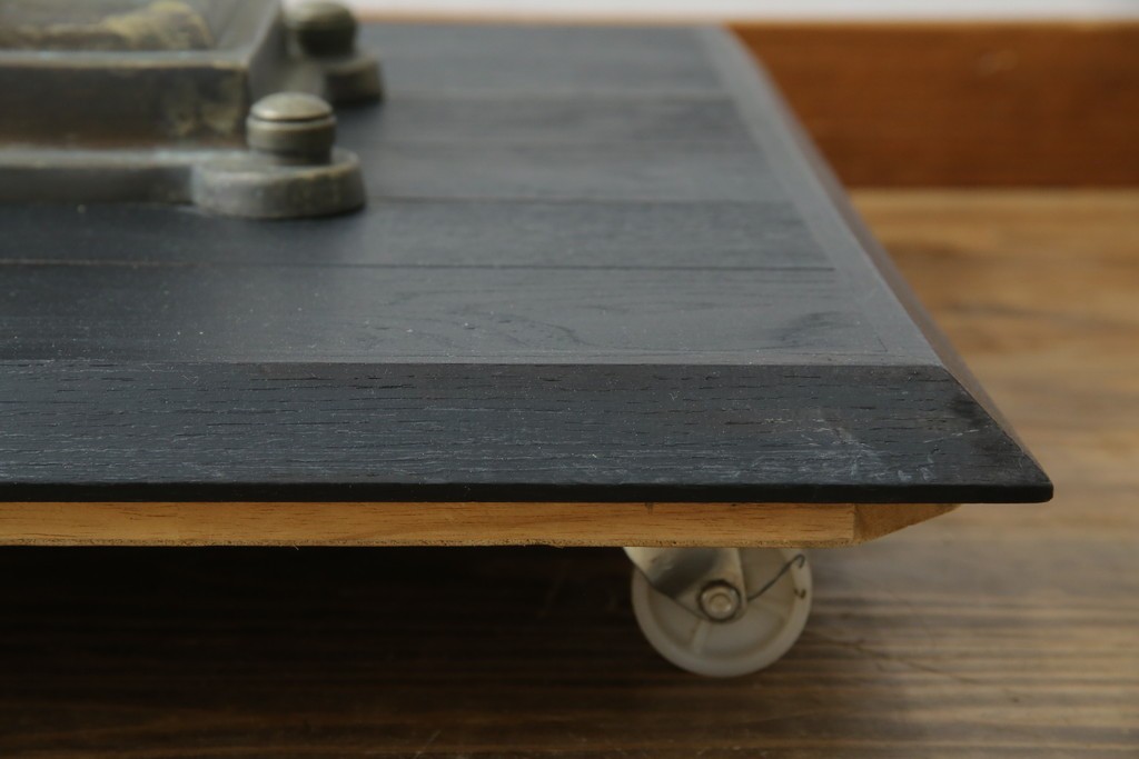 ビンテージ　高級品!!　真鍮(しんちゅう)製　ガス灯型の上品なデザインが素敵なフロアスタンドライト(ハイポールライト、照明、店舗什器、ヴィンテージ)(R-082781)