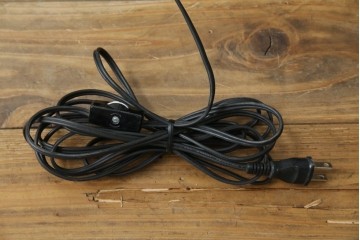 ビンテージ　高級品!!　真鍮(しんちゅう)製　ガス灯型の上品なデザインが素敵なフロアスタンドライト(ハイポールライト、照明、店舗什器、ヴィンテージ)(R-082781)