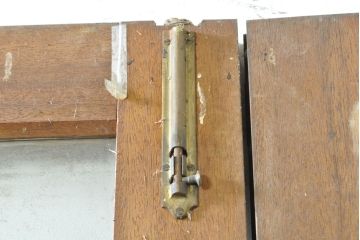ビンテージ建具　昭和レトロな雰囲気漂う両開きガラスドア1枚(ガラス戸、木製扉、ヴィンテージ)(R-082783)