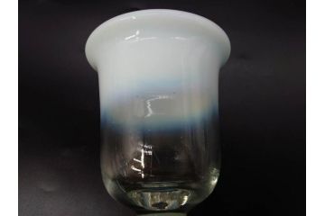 当時物　大正〜昭和初期　棗型(なつめ形)　乳白ぼかし　青縁　清涼感を感じる氷コップ2客セット(ベル型?、水色、吹きガラス、硝子、グラス、和ガラス)(R-082784)
