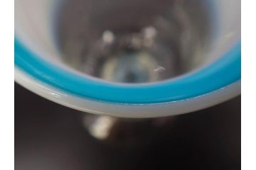 当時物　大正〜昭和初期　棗型(なつめ形)　乳白ぼかし　青縁　清涼感を感じる氷コップ2客セット(ベル型?、水色、吹きガラス、硝子、グラス、和ガラス)(R-082784)