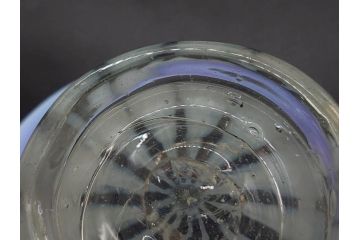 当時物　大正〜昭和初期　菖蒲に蝶文　赤縁　乳白色　輪花　アイスクリームコップ　優雅な佇まいの氷コップ(あやめ、花、小鉢、吹きガラス、硝子、深皿)(R-082785)
