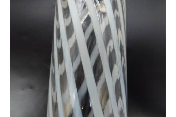 当時物　大正〜昭和初期　ガラス　乳白色捻り線　水差し　洗練されたデザインが魅力のピッチャー(硝子瓶、白線、ビーカー、和ガラス)(R-082787)