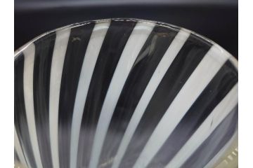 当時物　大正〜昭和初期　ガラス　乳白色捻り線　水差し　洗練されたデザインが魅力のピッチャー(硝子瓶、白線、ビーカー、和ガラス)(R-082787)