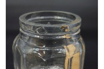 当時物　大正〜昭和初期　プレスガラス　切子　エレガントな雰囲気を醸し出す蓋付きガラス瓶4点セット(ビン、硝子、和ガラス、小物入れ、ジャム入れ、キャニスター、ディスプレイ)(R-082788)