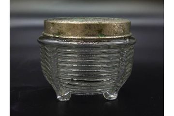 当時物　大正〜昭和初期　プレスガラス　切子　エレガントな雰囲気を醸し出す蓋付きガラス瓶4点セット(ビン、硝子、和ガラス、小物入れ、ジャム入れ、キャニスター、ディスプレイ)(R-082788)