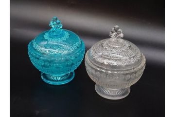 当時物　大正〜昭和初期　プレスガラス　水色　優美な装飾が目を引くキャンディポット2点セット(蓋物、小物入れ、ボンボン入れ、硝子、和ガラス)(R-082792)