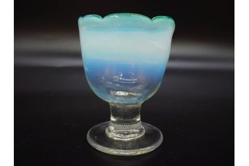 当時物　大正〜昭和初期　棗型(なつめ形)　緑縁　輪花　乳白ぼかし　柔らかく温かみを感じる氷コップ2客セット(吹きガラス、硝子、グラス、和ガラス)(R-082793)
