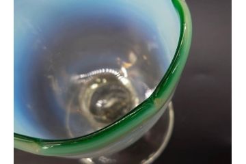 当時物　大正〜昭和初期　棗型(なつめ形)　緑縁　輪花　乳白ぼかし　柔らかく温かみを感じる氷コップ2客セット(吹きガラス、硝子、グラス、和ガラス)(R-082793)