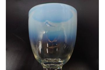 当時物　大正〜昭和初期　棗型(なつめ形)　緑縁　輪花　乳白ぼかし　柔らかく温かみを感じる氷コップ2客セット(吹きガラス、硝子、グラス、和ガラス)(R-082793)