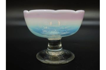 当時物　大正〜昭和初期　椀型　乳白ぼかし　乳白水玉　輪花　赤縁　柔らかい雰囲気を醸し出す氷コップ2点セット(吹きガラス、硝子、グラス、和ガラス)(R-082795)
